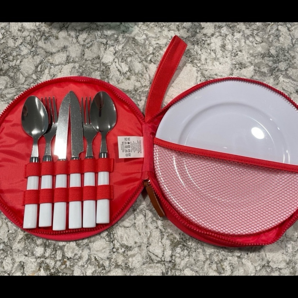 Sunnylife Full Dining Set, to go, picnic, plates and silverware travel bundle.